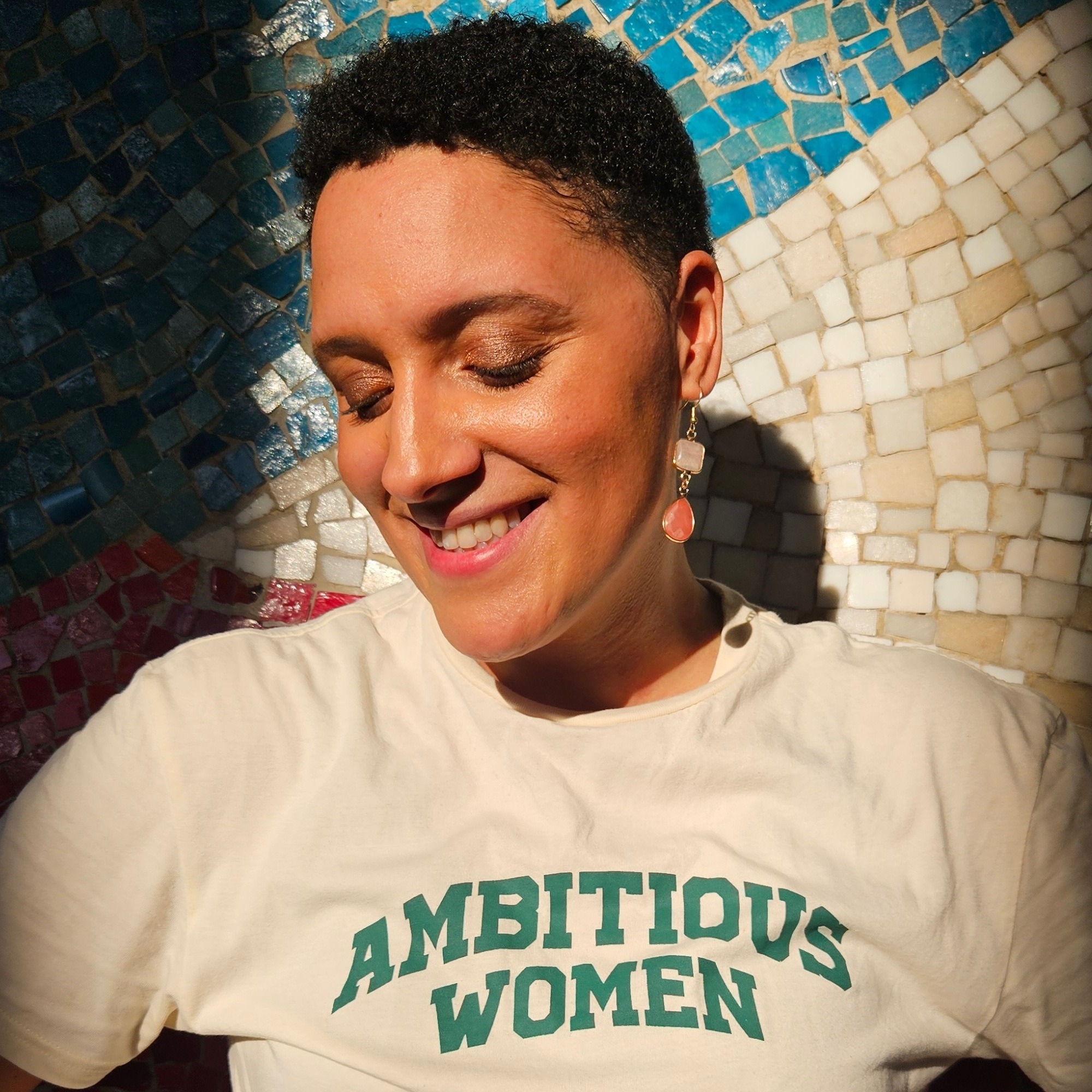 Couverture de l'épisode Episode 1: Bintily Diallo, la pugnacité incarnée