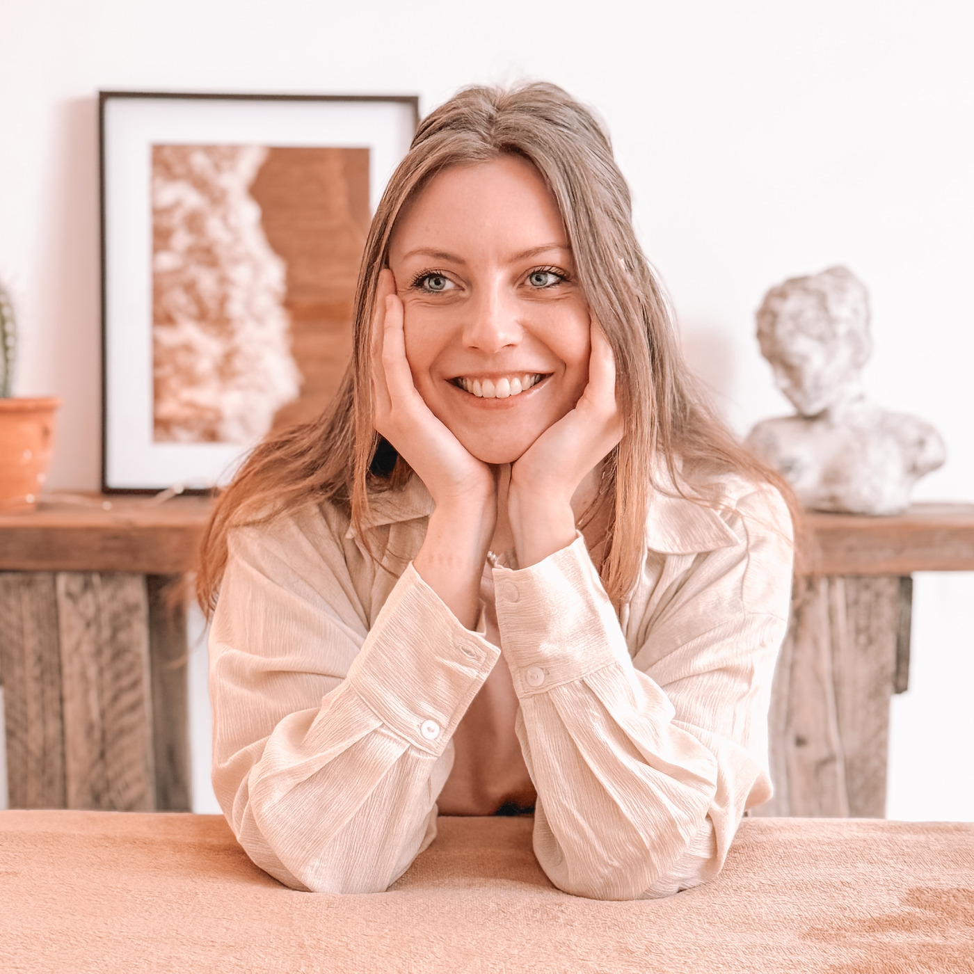Couverture de l'épisode : Episode 7: “Les émotions sont un pilier” Agathe Lefort thérapeute énergéticienne 